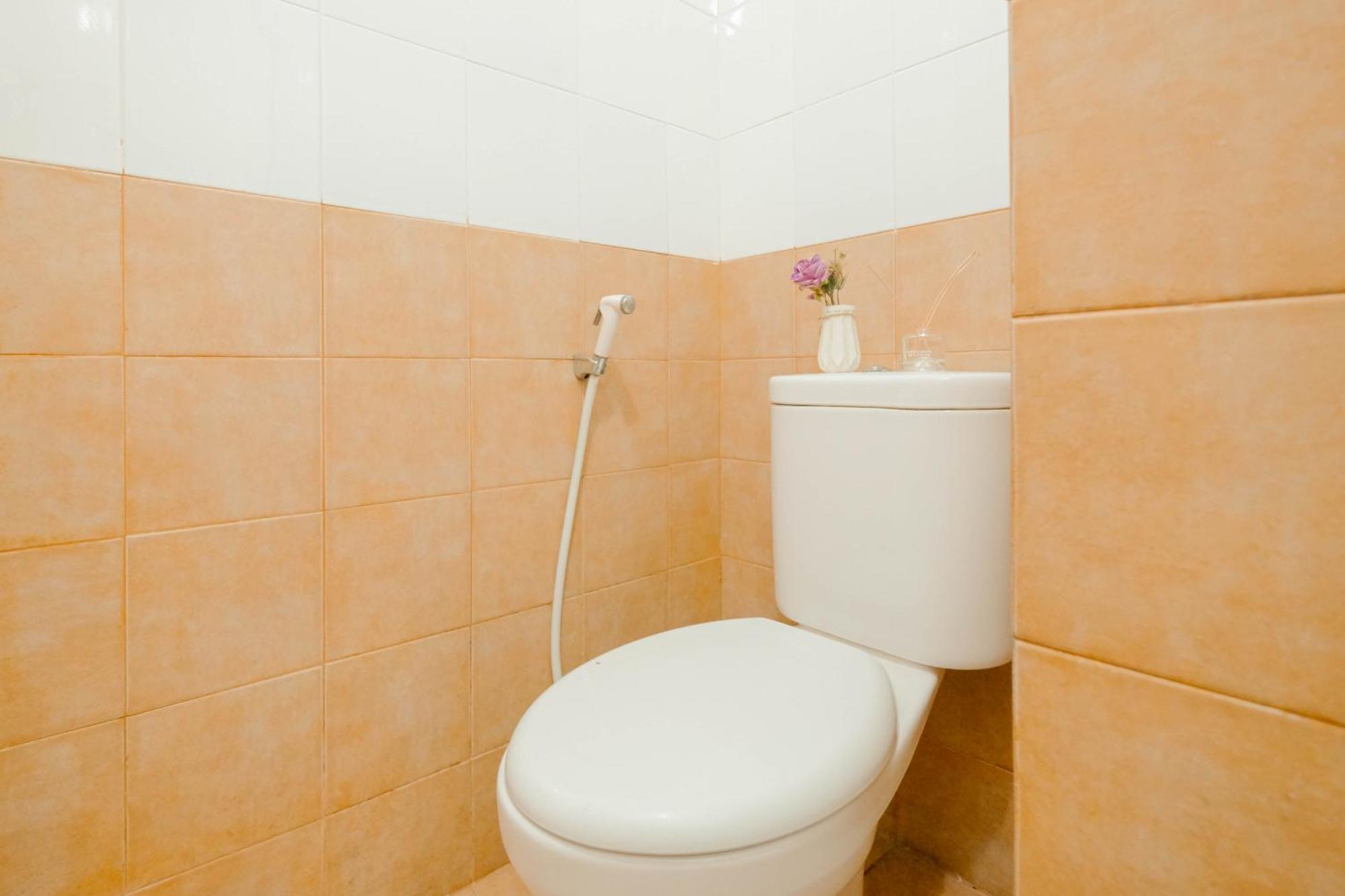 Cozy With Direct Access To Mall At Pramuka By Travelio Jakarta